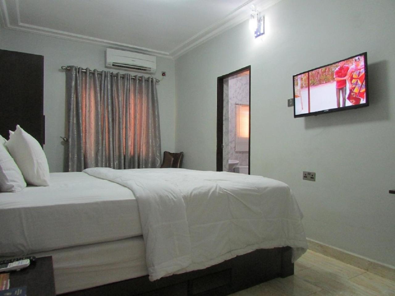 Bex Suites And Spa Enugu Exterior photo