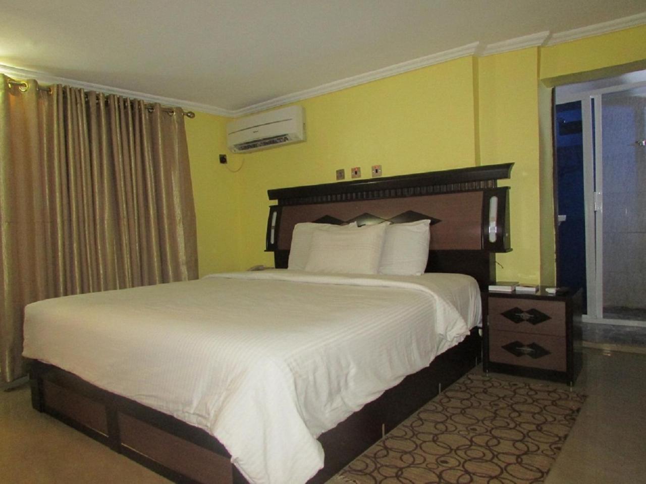 Bex Suites And Spa Enugu Exterior photo