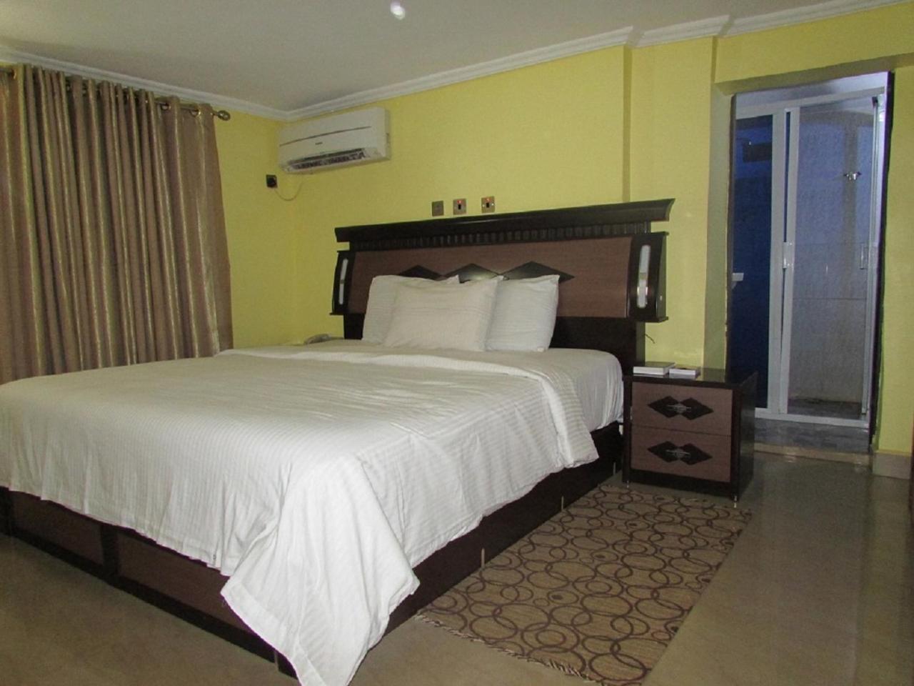 Bex Suites And Spa Enugu Exterior photo